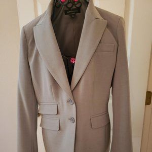 MODA INTERNATIONAL 2 PC LIGHT GRAY BUSINESS SUIT